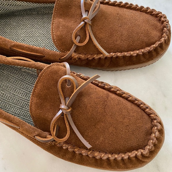 Mens Minnetonka shoes - Picture 2 of 4